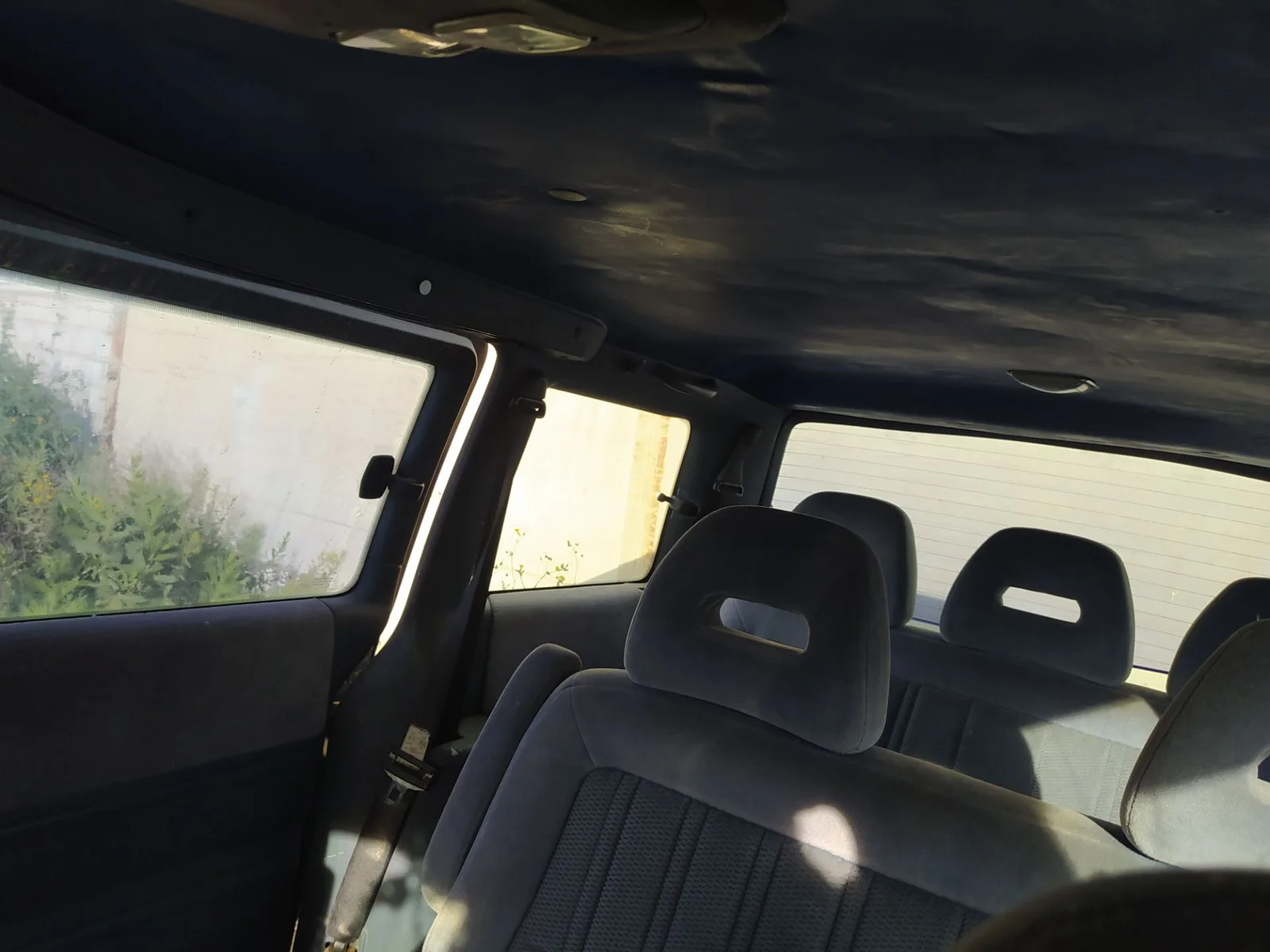 Foto de CINTURON SEGURIDAD TRASERO DERECHO CHRYSLER VOYAGER GS 2.5 Turbodiesel (116 CV / 85 KW)