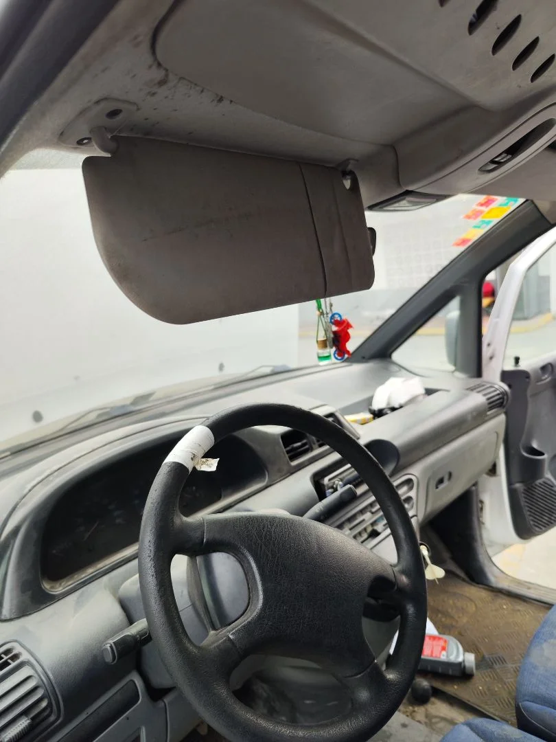 Foto de PARASOL IZQUIERDO CITROEN JUMPY 2.0 HDi CAT (RHX / DW10BTED) (94 CV / 69 KW)