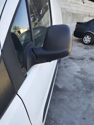 Foto de RETROVISOR IZQUIERDO CITROEN BERLINGO FURGÓN 1.6 Blue-HDI FAP (99 CV / 73 KW)