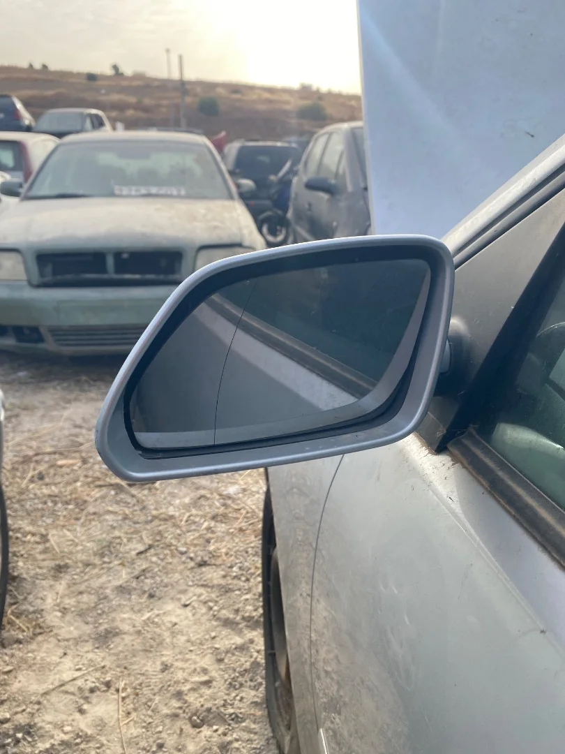 Foto de RETROVISOR IZQUIERDO VOLKSWAGEN POLO IV (9N3) 1.4 FSI (86 CV / 63 KW)