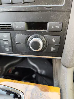 Foto de MANDO CALEFACCION / AIRE ACONDICIONADO AUDI Q7 (4L) 3.0 V6 24V TDI (233 CV / 171 KW) foto 3