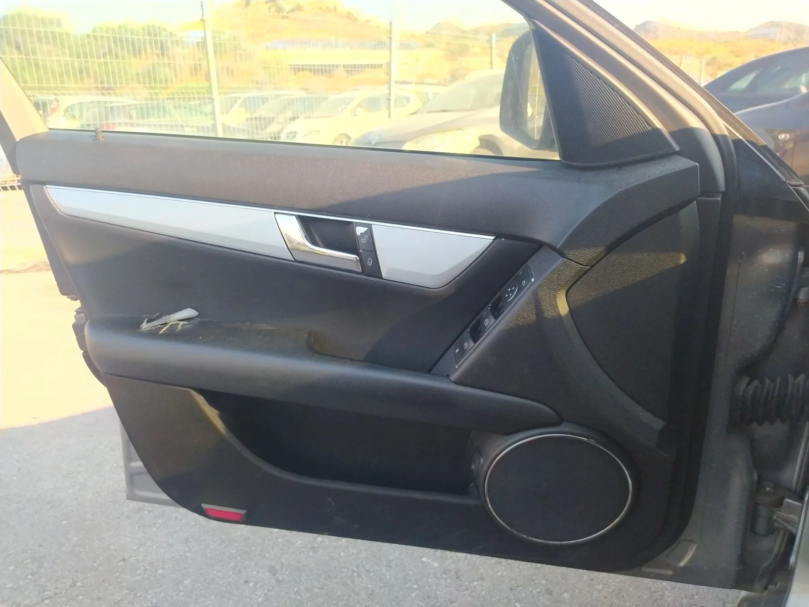 Foto de CERRADURA PUERTA DELANTERA IZQUIERDA MERCEDES-BENZ CLASE C (BM 204) BERLINA 3.0 V6 CAT (231 CV / 170 KW) referencia A2047201535
