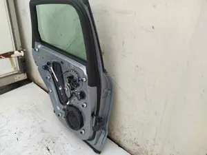 Foto de PUERTA TRASERA IZQUIERDA PORSCHE MACAN (95BA) referencia 95B33311A foto 4
