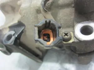 Foto de COMPRESOR AIRE ACONDICIONADO NISSAN X-TRAIL (T30) 2.2 16V Turbodiesel CAT (114 CV / 84 KW) referencia 5060215421 foto 4