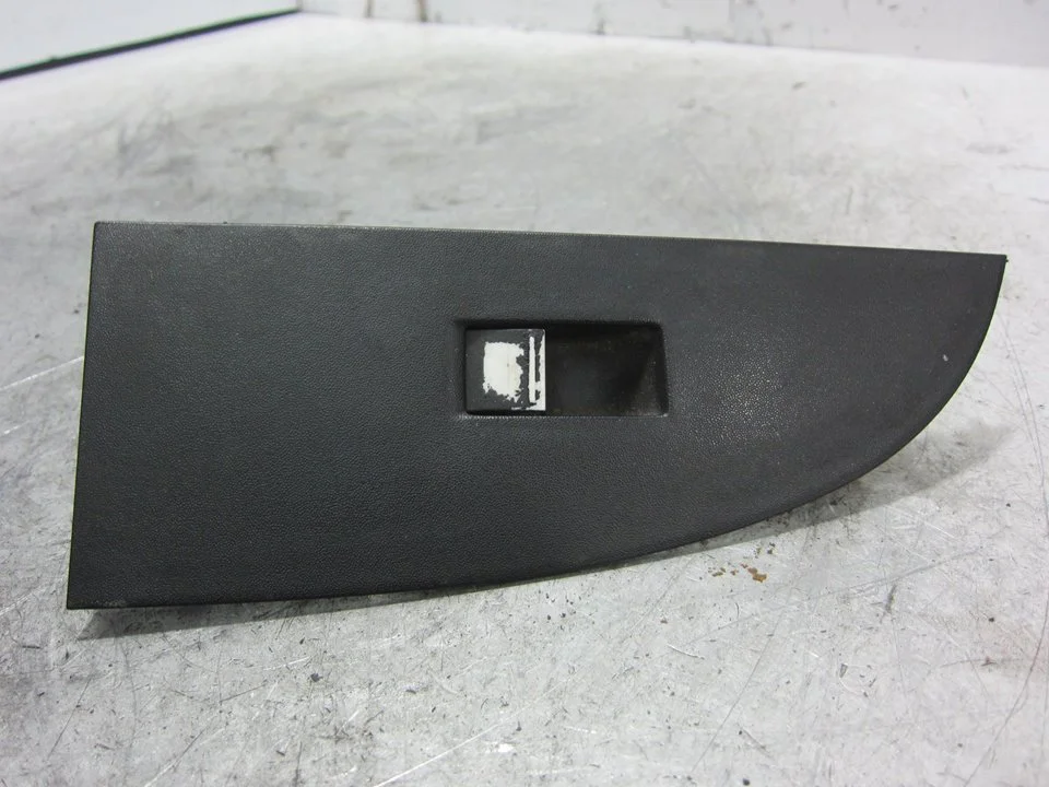 Foto de MANDO ELEVALUNAS DELANTERO DERECHO SEAT LEON (1P1) 1.9 TDI (105 CV / 77 KW) referencia 1F0959855