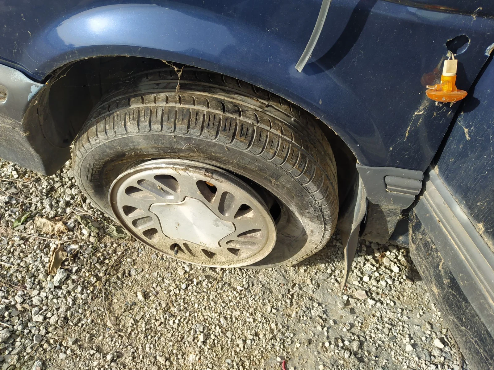 Foto de MANGUETA DELANTERA IZQUIERDA CHRYSLER VOYAGER GS 2.5 Turbodiesel (116 CV / 85 KW)