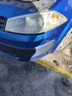 Foto de FARO IZQUIERDO RENAULT MEGANE II BERLINA 5P 1.9 dCi Diesel (120 CV / 88 KW) referencia 260604235R foto 3