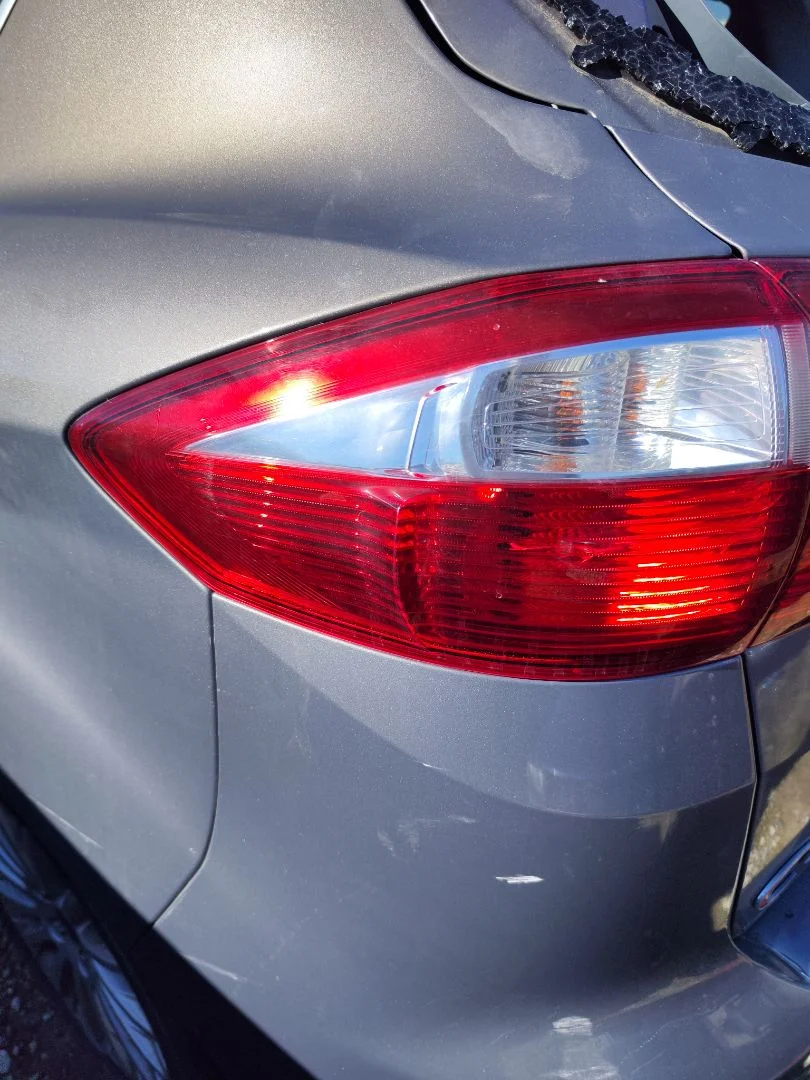 Foto de PILOTO TRASERO IZQUIERDO FORD C-MAX (CB7) 1.6 TDCi CAT (116 CV / 85 KW)