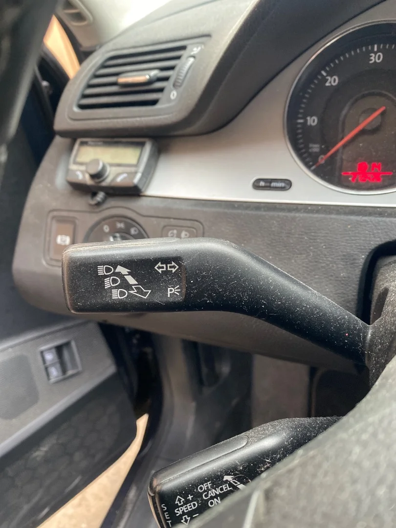 Foto de MANDO INTERMITENTES VOLKSWAGEN PASSAT BERLINA (3C2) 2.0 TDI (140 CV / 103 KW)