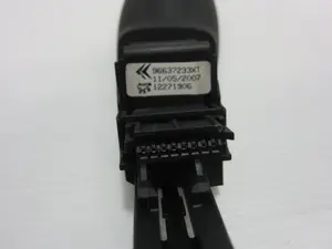 Foto de MANDO MULTIFUNCION CITROEN BERLINGO 1.6 16V HDi (90 CV / 66 KW) referencia 96637233XT foto 5