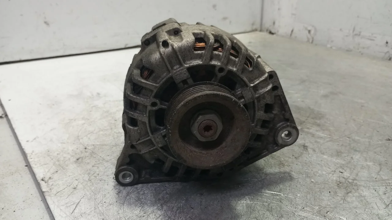 Foto de ALTERNADOR AUDI A6 BERLINA (4B2) 2.5 V6 24V TDI (150 CV / 110 KW) referencia 059903015G