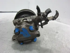 Foto de BOMBA DIRECCION VOLKSWAGEN GOLF IV BERLINA (1J1)(10.1997) 1.6 16V (105 CV / 77 KW) referencia 0301452269A foto 2