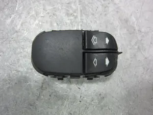 Foto de MANDO ELEVALUNAS DELANTERO IZQUIERDO FORD FOCUS FAMILIAR (CAK) 1.8 TDCi CAT (101 CV / 74 KW) referencia YS4T14529 foto 1