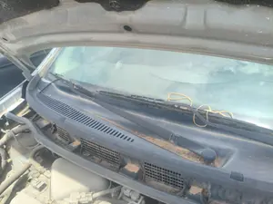 Foto de BRAZO LIMPIA DELANTERO DERECHO NISSAN NOTE (E11E) 1.4 CAT (88 CV / 65 KW) referencia 288819U100