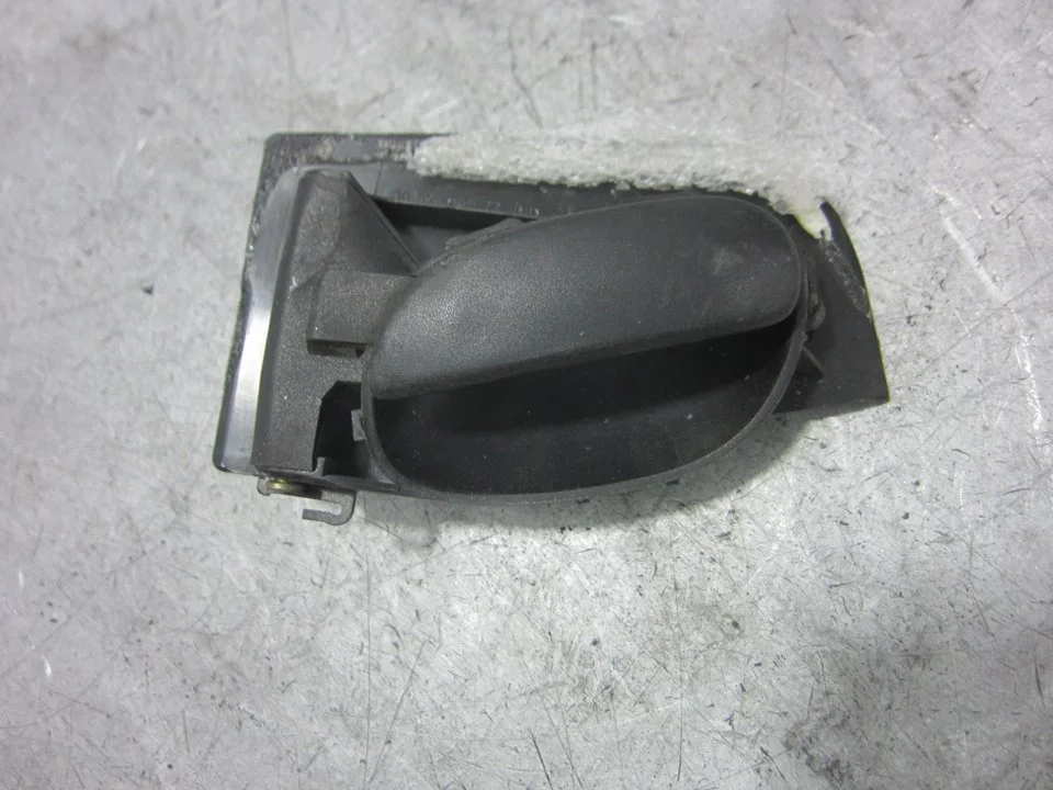 Foto de MANETA INTERIOR DELANTERA DERECHA PEUGEOT 206 1.4 (75 CV / 55 KW) referencia 9623698077