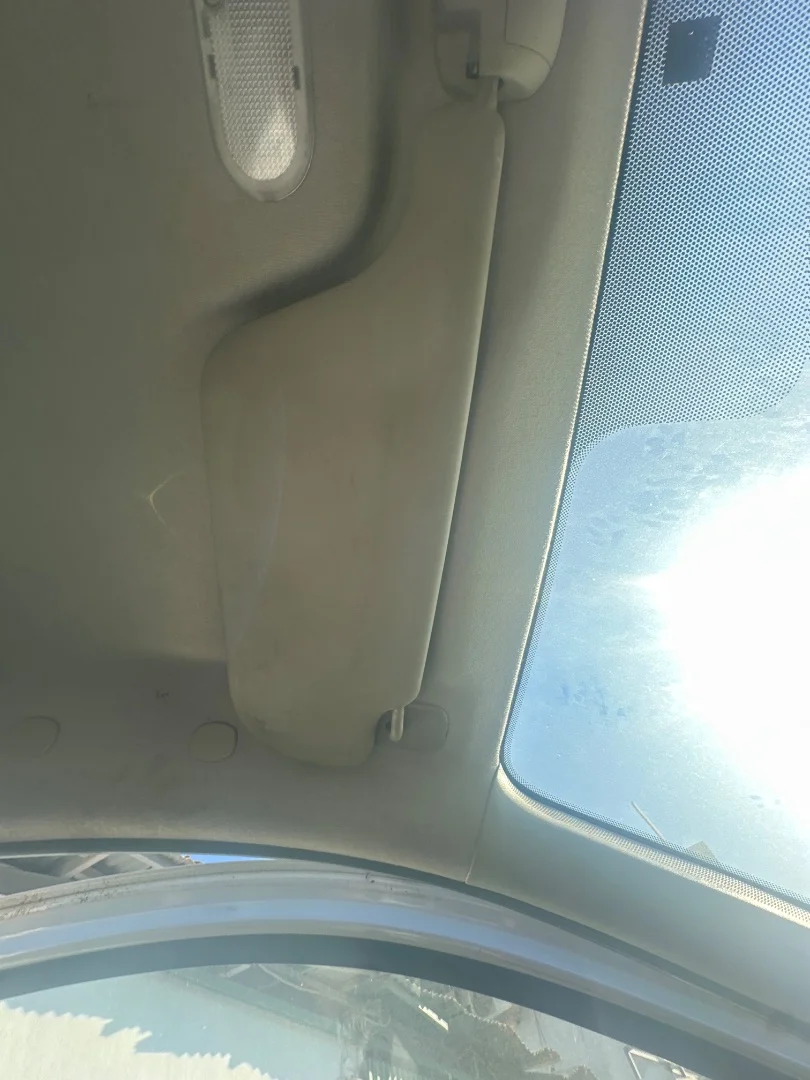 Foto de PARASOL IZQUIERDO RENAULT CLIO III 1.5 dCi Diesel (68 CV / 50 KW)