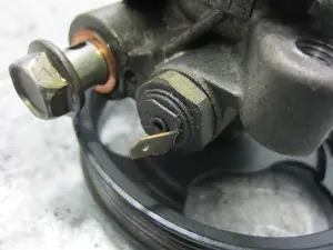 Foto de BOMBA DIRECCION MAZDA 3 BERLINA (BK) referencia BP4M foto 3