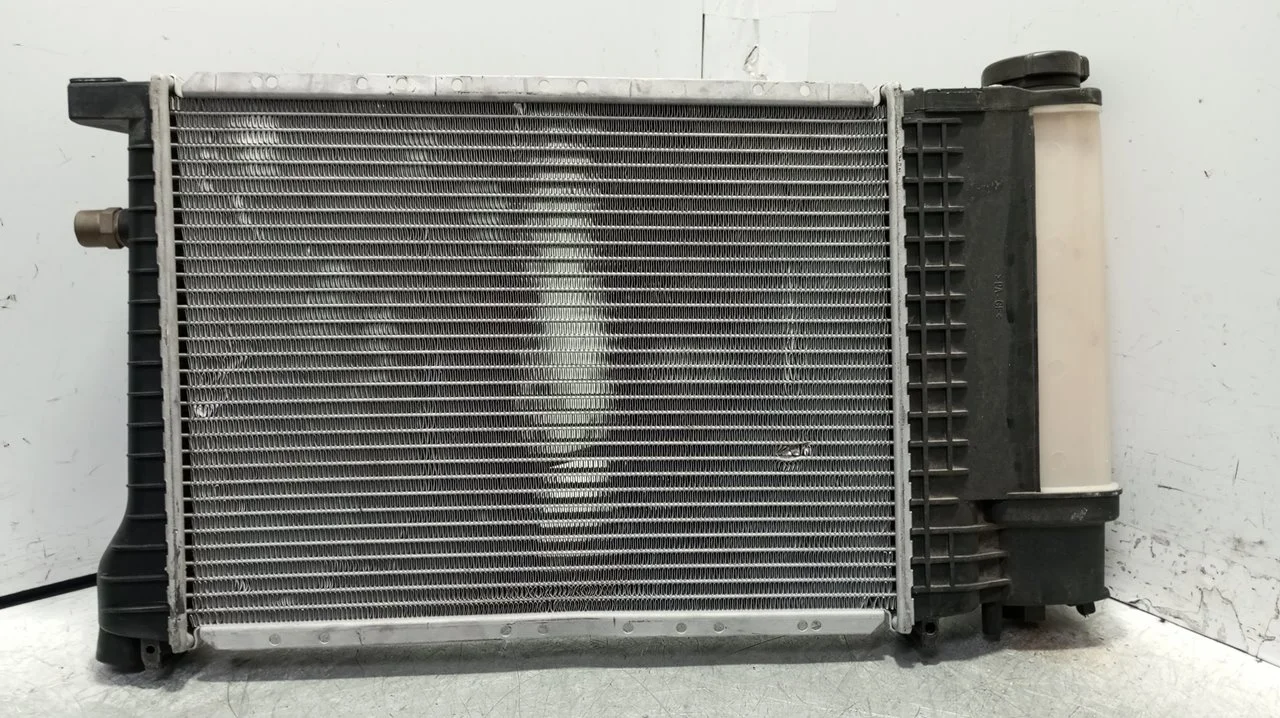 Foto de RADIADOR AGUA BMW SERIE 3 BERLINA (E36) 2.0 24V (150 CV / 110 KW) referencia 17111712982
