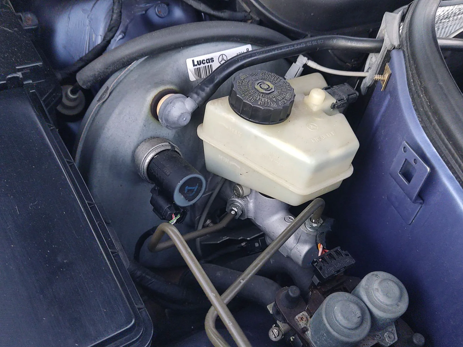 Foto de BOMBA FRENO MERCEDES-BENZ CLK (BM 208) CABRIO 3.2 V6 18V CAT (218 CV / 160 KW)