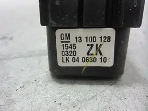 Foto de MANDO LUCES OPEL ASTRA H BERLINA 1.7 16V CDTI (101 CV / 74 KW) referencia 13100128 foto 3