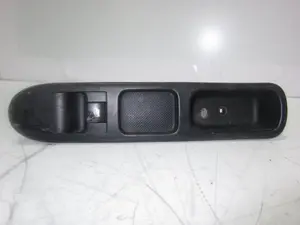 Foto de MANDO ELEVALUNAS TRASERO DERECHO PEUGEOT 307 BREAK/ SW (S2) referencia 53269709