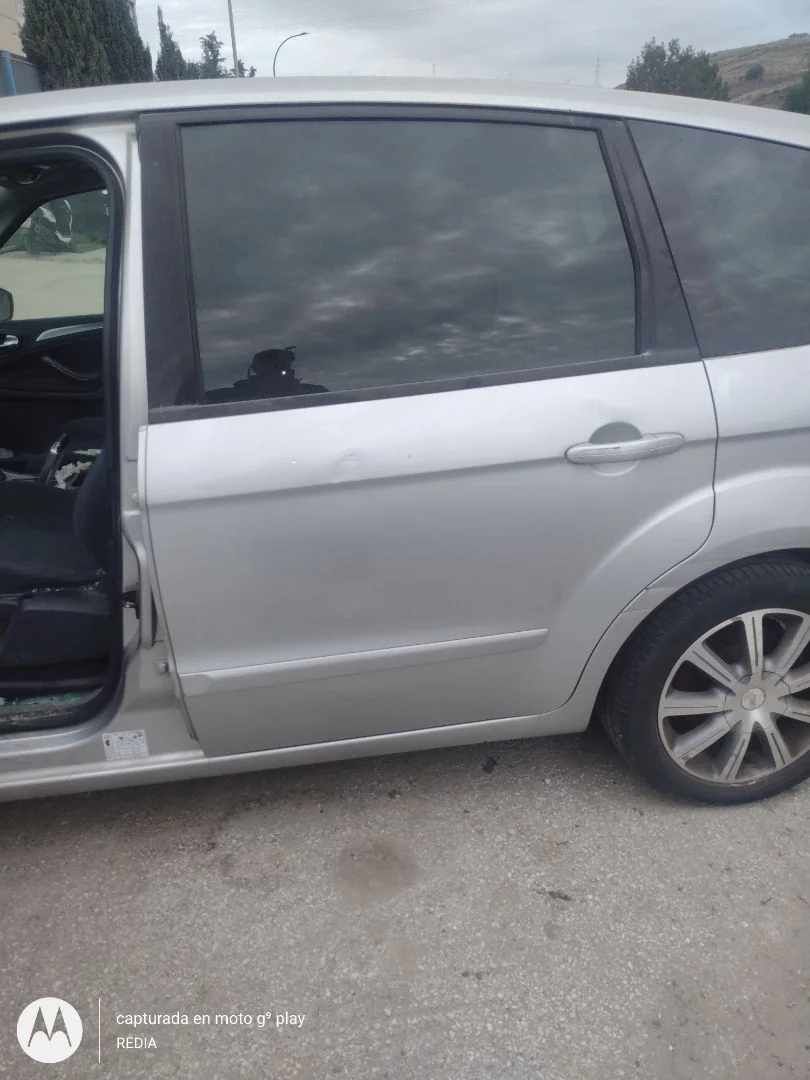 Foto de PUERTA TRASERA IZQUIERDA FORD S-MAX (CA1) 2.0 TDCi CAT (140 CV / 103 KW)