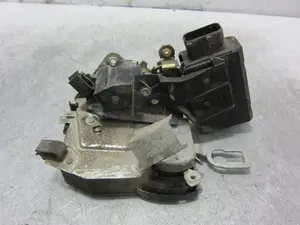 Foto de CERRADURA PUERTA DELANTERA DERECHA BMW SERIE 3 COMPACTO (E36) 1.9 CAT (105 CV / 77 KW) referencia 67111387606 foto 2