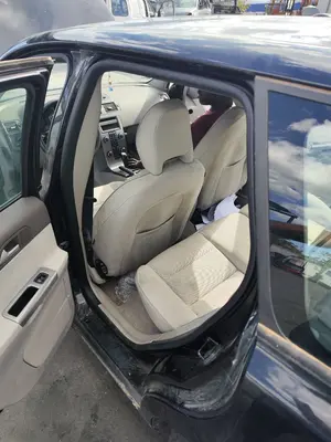 Foto de GOMAS CONTORNO PUERTA VOLVO V50 FAMILIAR 2.0 Diesel CAT (136 CV / 100 KW) referencia 30799639
