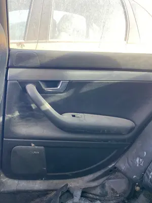 Foto de GUARNECIDO PUERTA TRASERA IZQUIERDA AUDI A4 BERLINA (8E) 1.9 TDI (131 CV / 96 KW) referencia 8E0867303C FKZ
