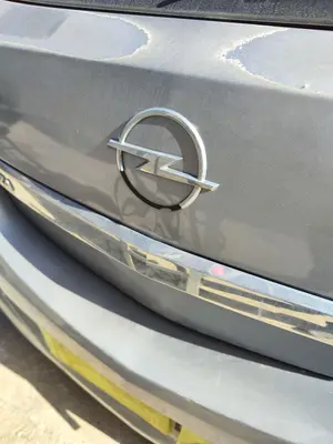 Foto de CERRADURA MALETERO / PORTON OPEL ASTRA H GTC 1.7 16V CDTI (101 CV / 74 KW)