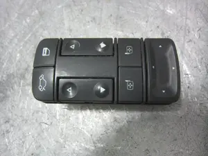 Foto de MANDO MULTIFUNCION OPEL VECTRA C BERLINA 2.0 DTI (101 CV / 74 KW) referencia 09185952