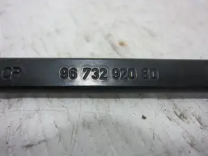 Foto de BRAZO LIMPIA DELANTERO DERECHO PEUGEOT 208 1.4 HDi FAP (68 CV / 50 KW) referencia 9673292080 foto 2