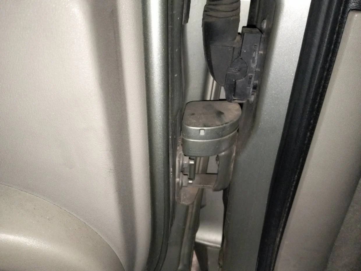 Foto de RETENEDOR PUERTA RENAULT SCENIC II (JM)