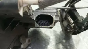 Foto de CERRADURA PUERTA TRASERA IZQUIERDA BMW SERIE 3 BERLINA (E46) 2.0 16V Diesel CAT (150 CV / 110 KW) referencia 51227011245 foto 3