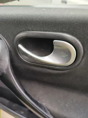 Foto de MANETA INTERIOR DELANTERA DERECHA RENAULT MEGANE II BERLINA 5P 1.6 CAT (113 CV / 83 KW)