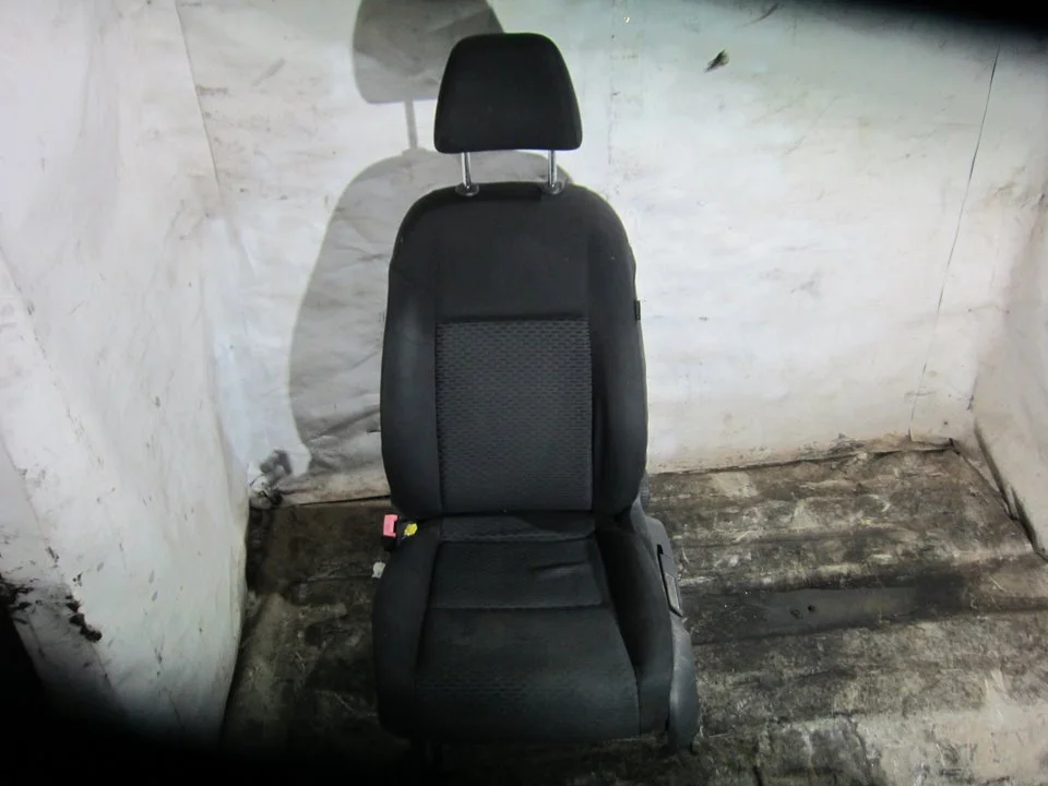 Foto de ASIENTO DELANTERO IZQUIERDO VOLKSWAGEN GOLF VI (5K1)(10.2008) 1.6 TDI DPF (105 CV / 77 KW) referencia 1K4881105