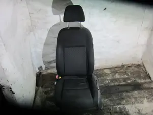 Foto de ASIENTO DELANTERO IZQUIERDO VOLKSWAGEN GOLF VI (5K1)(10.2008) 1.6 TDI DPF (105 CV / 77 KW) referencia 1K4881105