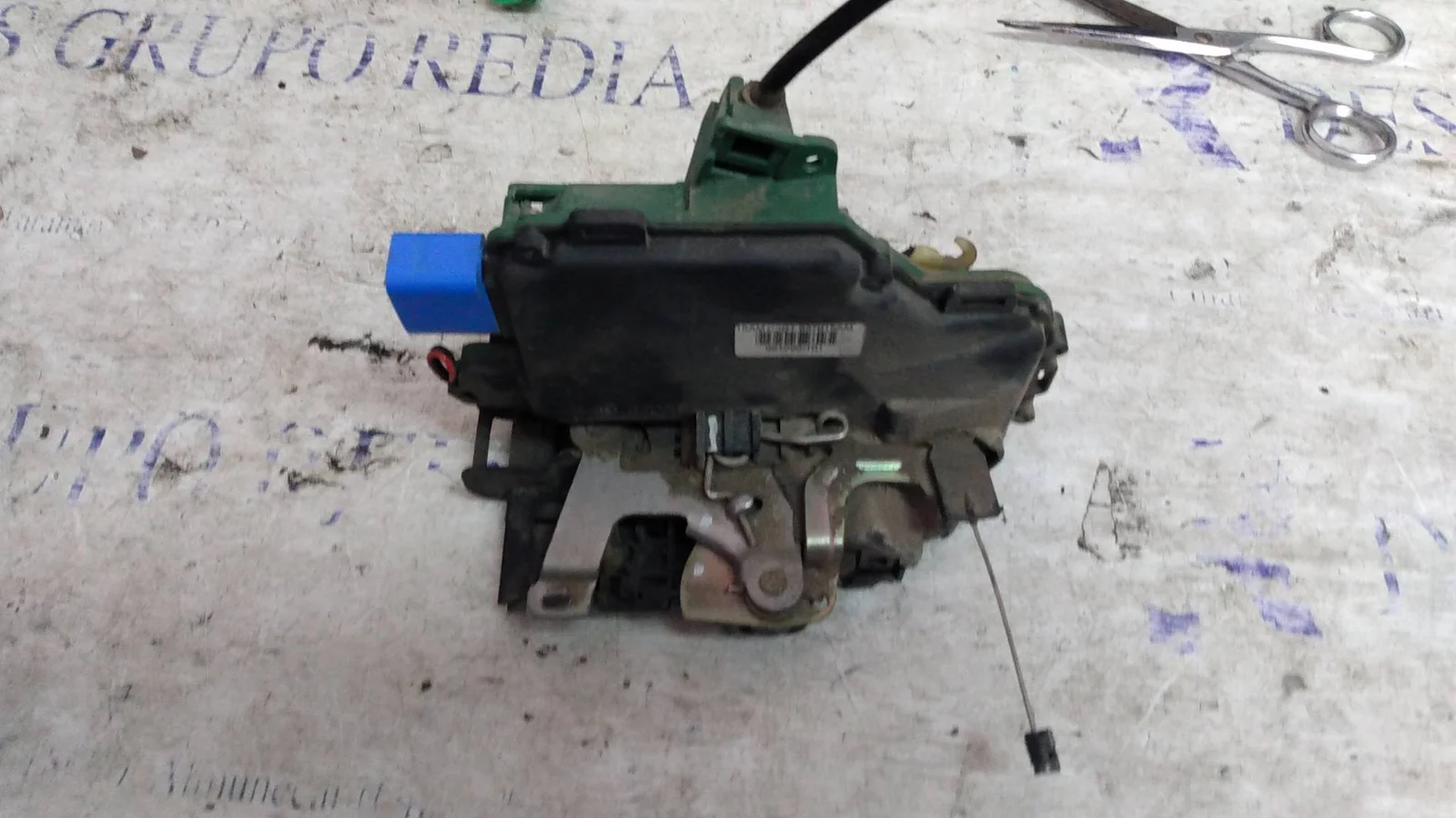 Foto de CERRADURA PUERTA DELANTERA DERECHA SEAT IBIZA (6L1) referencia 991990101