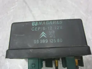 Foto de CAJA PRECALENTAMIENTO CITROEN XSARA BERLINA 2.0 HDi CAT (RHY / DW10TD) (90 CV / 66 KW) referencia 9639912580 foto 4