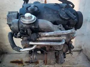 Foto de MOTOR COMPLETO AUDI A4 BERLINA (8E) 1.9 TDI (131 CV / 96 KW) referencia AVF foto 2
