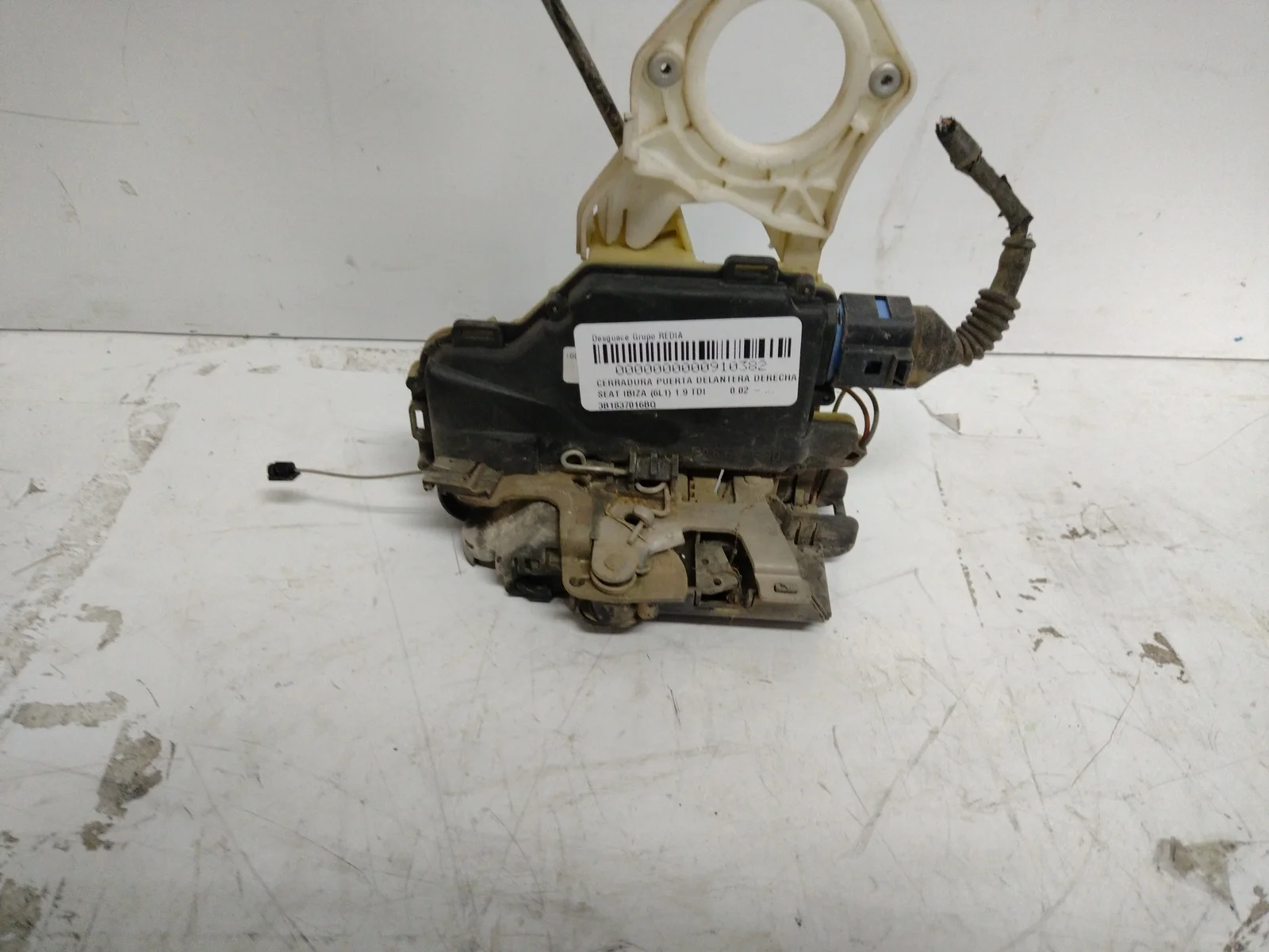 Foto de CERRADURA PUERTA DELANTERA DERECHA SEAT IBIZA (6L1) referencia 3B1837016BQ
