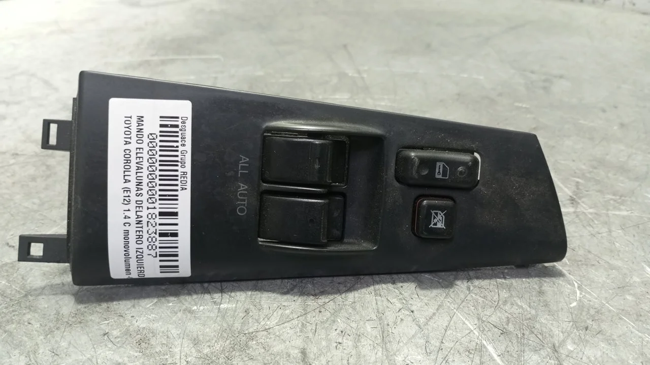 Foto de MANDO ELEVALUNAS DELANTERO IZQUIERDO TOYOTA COROLLA (E12) 1.4 16V CAT (97 CV / 71 KW) referencia 848020227