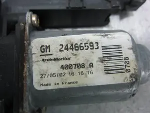 Foto de ELEVALUNAS DELANTERO IZQUIERDO OPEL CORSA C 1.7 16V DTI CAT (Y 17 DT / LR6) (75 CV / 55 KW) referencia 24466593 foto 2