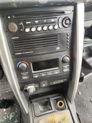 Foto de SISTEMA AUDIO / RADIO CD PEUGEOT 207 1.4 16V CAT (KFU / ET3J4) (88 CV / 65 KW)