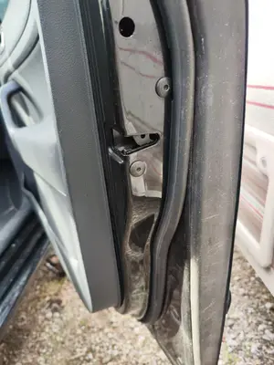 Foto de CERRADURA PUERTA DELANTERA DERECHA VOLKSWAGEN GOLF PLUS V (5M1) 1.9 TDI (105 CV / 77 KW)