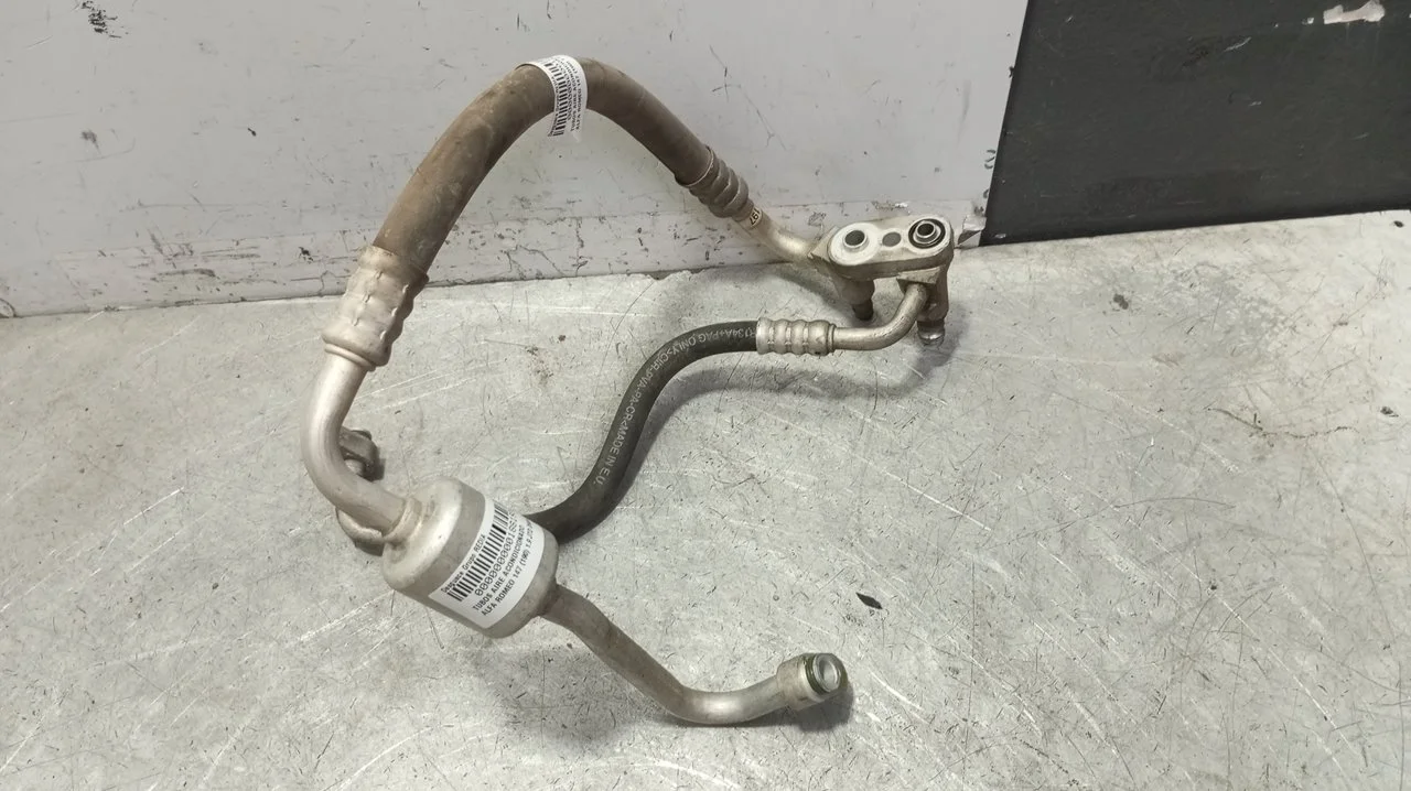 Foto de TUBOS AIRE ACONDICIONADO ALFA ROMEO 147 (190) 1.9 JTD CAT (110 CV / 81 KW)