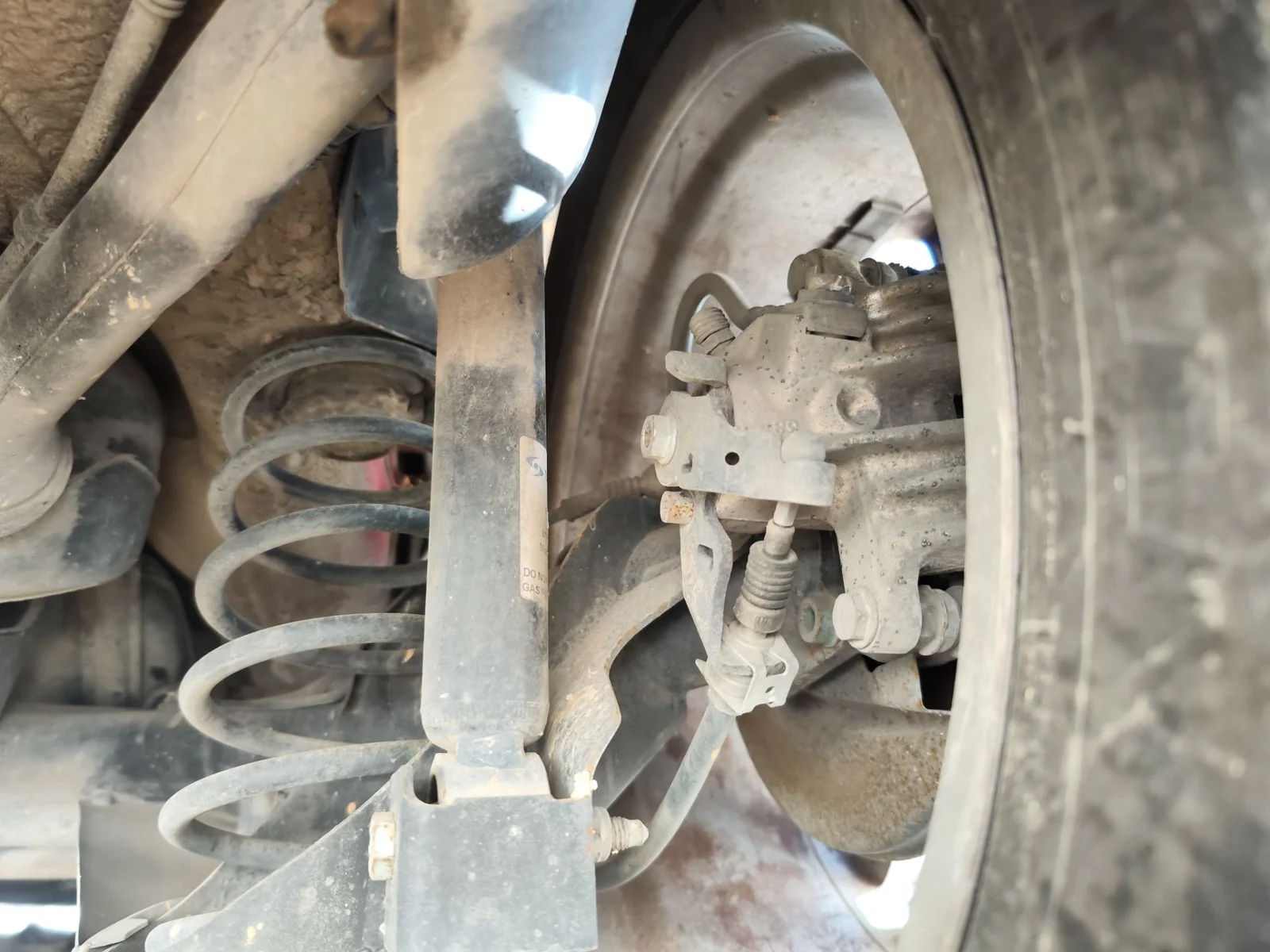 Foto de PINZA DE FRENO TRASERA DERECHA VOLKSWAGEN GOLF IV BERLINA (1J1)(10.1997) 1.9 TDI (90 CV / 66 KW)