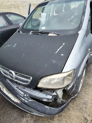 Foto de CAPO OPEL ZAFIRA A 2.0 DTI (101 CV / 74 KW) foto 4