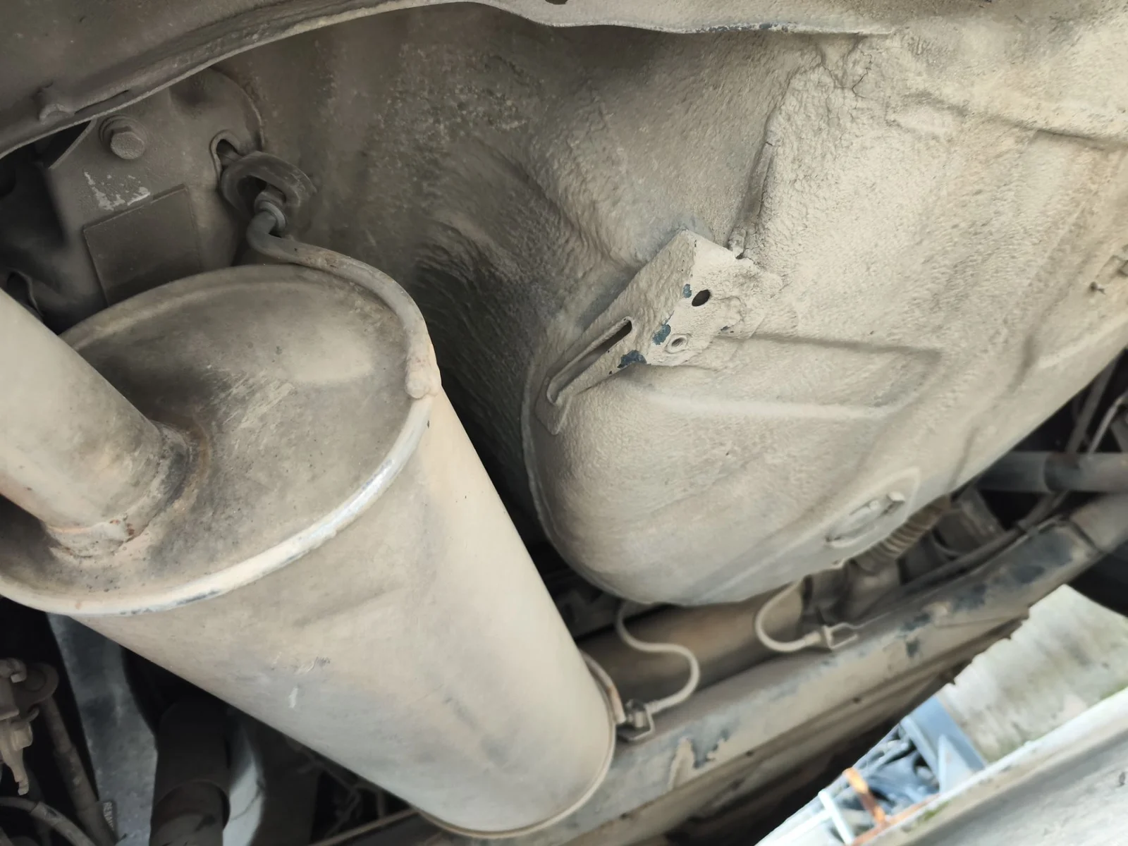 Foto de SILENCIADOR TRASERO RENAULT SCENIC I (JA...) 1.9 dCi Diesel CAT (102 CV / 75 KW)