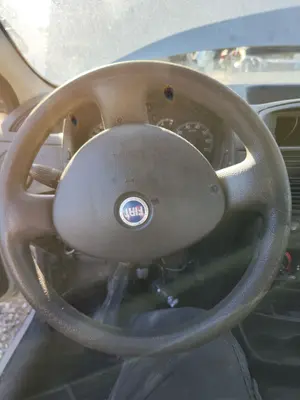Foto de VOLANTE FIAT II PUNTO (188) BERLINA 1.3 JTD CAT (69 CV / 51 KW) foto 1